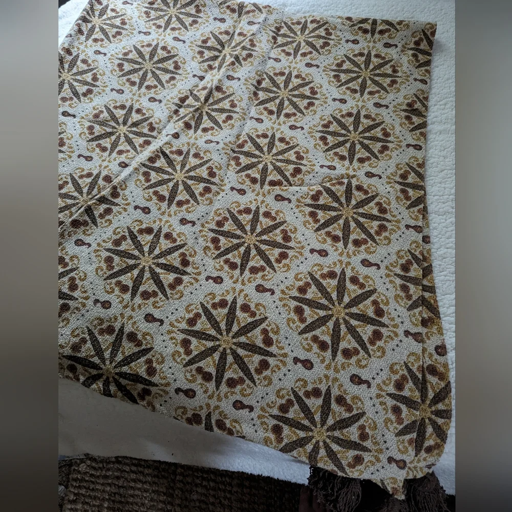 Medallion printed throw blanket by bloomingville